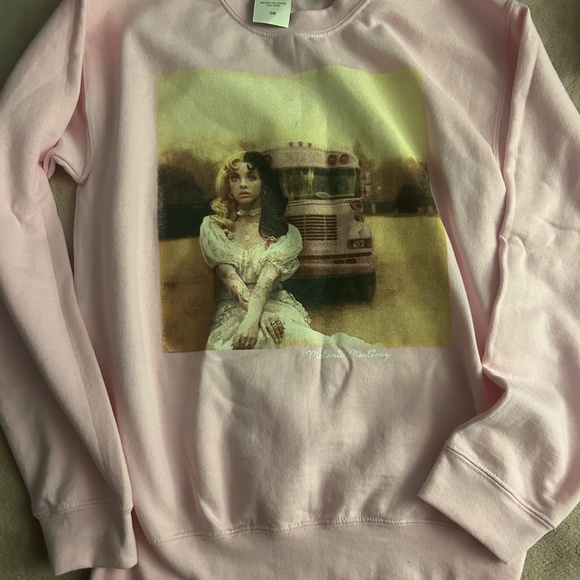 NWT Melanie Martinez School Bus Girls Sweatshirt size SM from Hot Topic - Picture 6 of 6